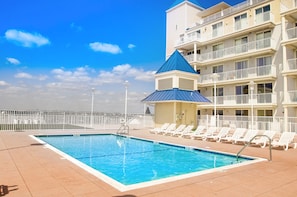 Pool - Lovely Boardwalk Condo Overlooking Ocean w/Shared Pool, Free WiFi, Balcony (Ocean City)