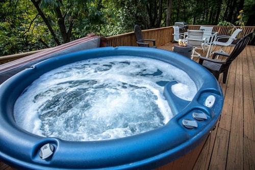 10 mins from Shenandoah National Park ~ Cozy Cabin