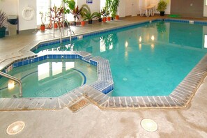 Piscina coperta, una piscina riscaldata