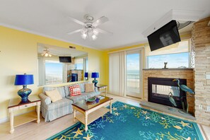 TV, fireplace, DVD player - Beautiful oceanfront home with free WiFi fireplace, shared pool & hot tub (Ocean City)