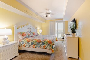 3 bedrooms, iron/ironing board, internet, bed sheets - Gorgeous condo in oceanfront complex with pool, hot tub, WiFi, & central AC (Ocean City)