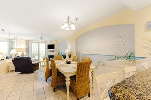 Dining - Gorgeous condo in oceanfront complex with pool, hot tub, WiFi, & central AC (Ocean City)