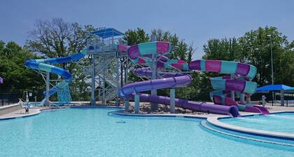 Minutes from Main Street - Updated House w/ 4 Patios, Private Parking & Trolley