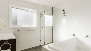 Bathtub