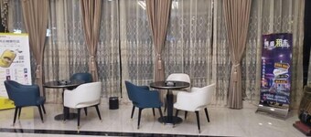 LanOuShangPin Hotel (Shan County Yinzuo Mall)