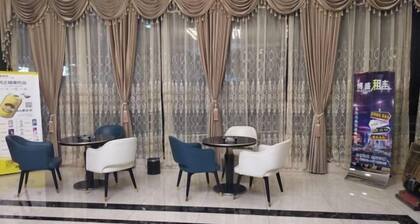 LanOuShangPin Hotel (Shan County Yinzuo Mall)