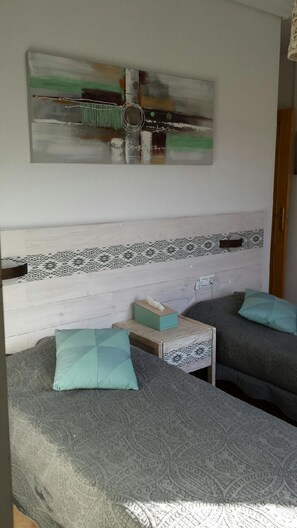 2 bedrooms, iron/ironing board, free WiFi, bed sheets