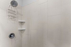 Combined shower/bathtub, towels - Beautiful Home with a Partial Ocean View & Reverse Floor Plan.  Carolina in my Mind (Oak Island)