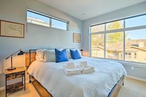 3 bedrooms, iron/ironing board, WiFi, bed sheets