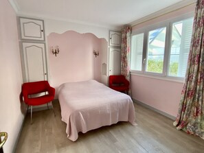 4 chambres, fer et planche Ă repasser, Wi-Fi gratuit