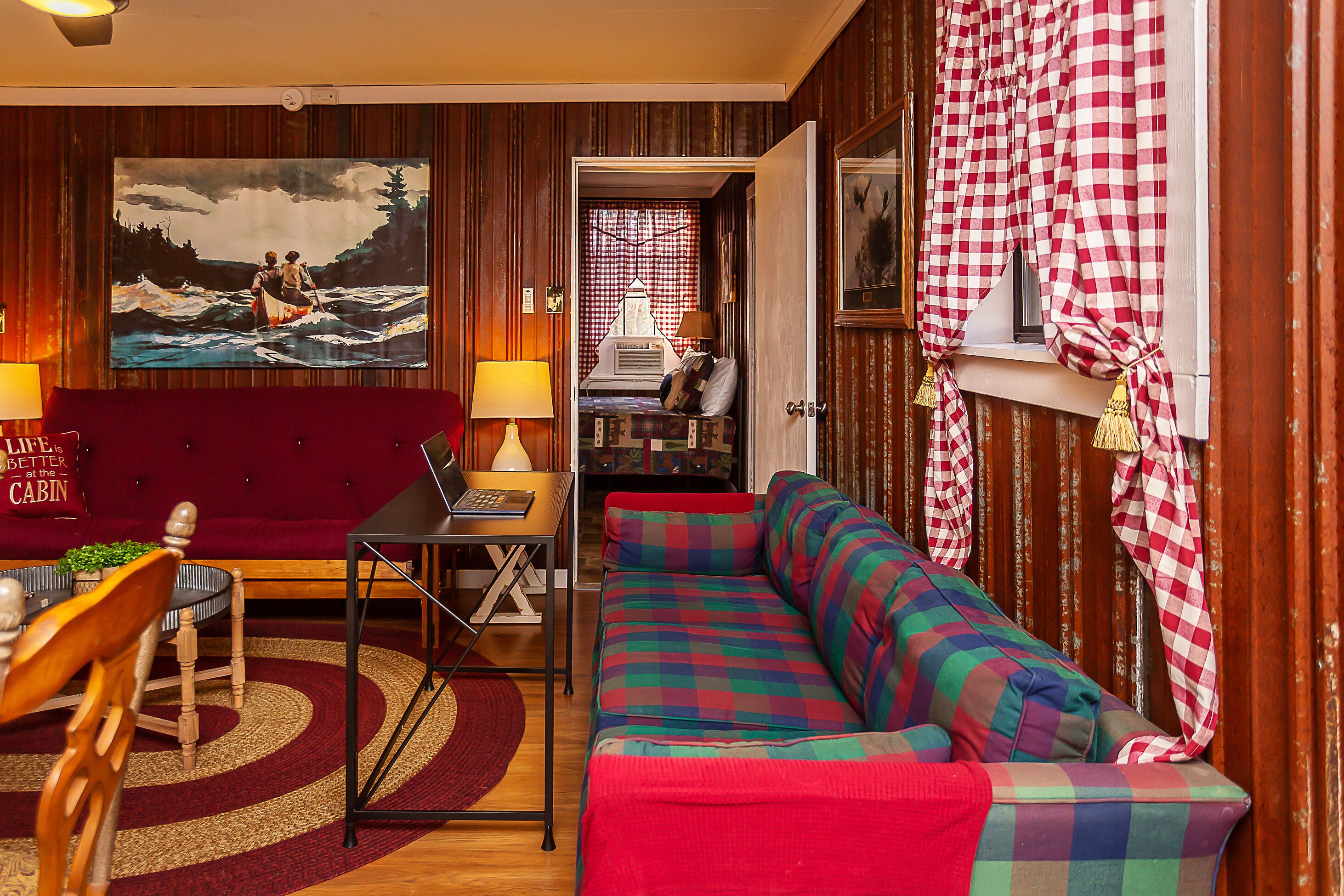 Sasquatch Cabin | Living area