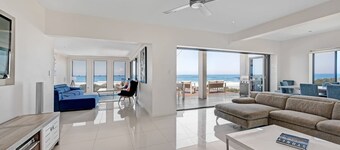 Gorgeous 5BR Beachfront Escape at Lighthouse Beach - NEW LISTING