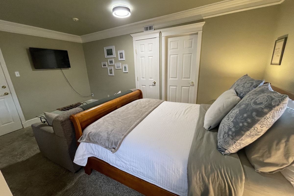 Sage Room