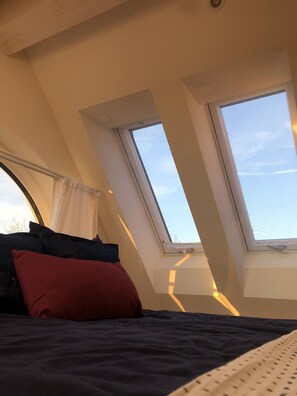 8 bedrooms, iron/ironing board, free WiFi, bed sheets
