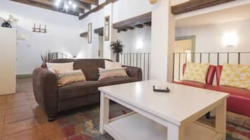 Una televisión, un reproductor de DVD