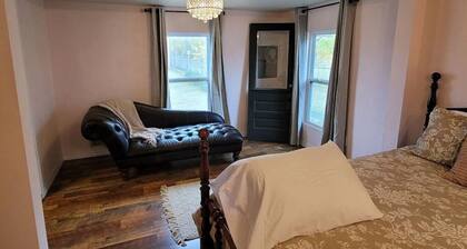 Sheriff`s House next to Jailhouse