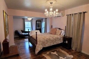 1 bedroom, desk, free WiFi, bed sheets