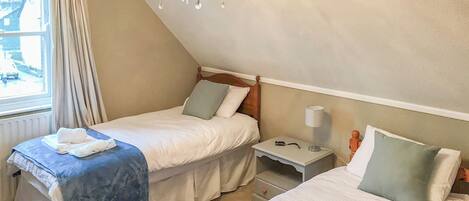 3 bedrooms, free WiFi, bed sheets