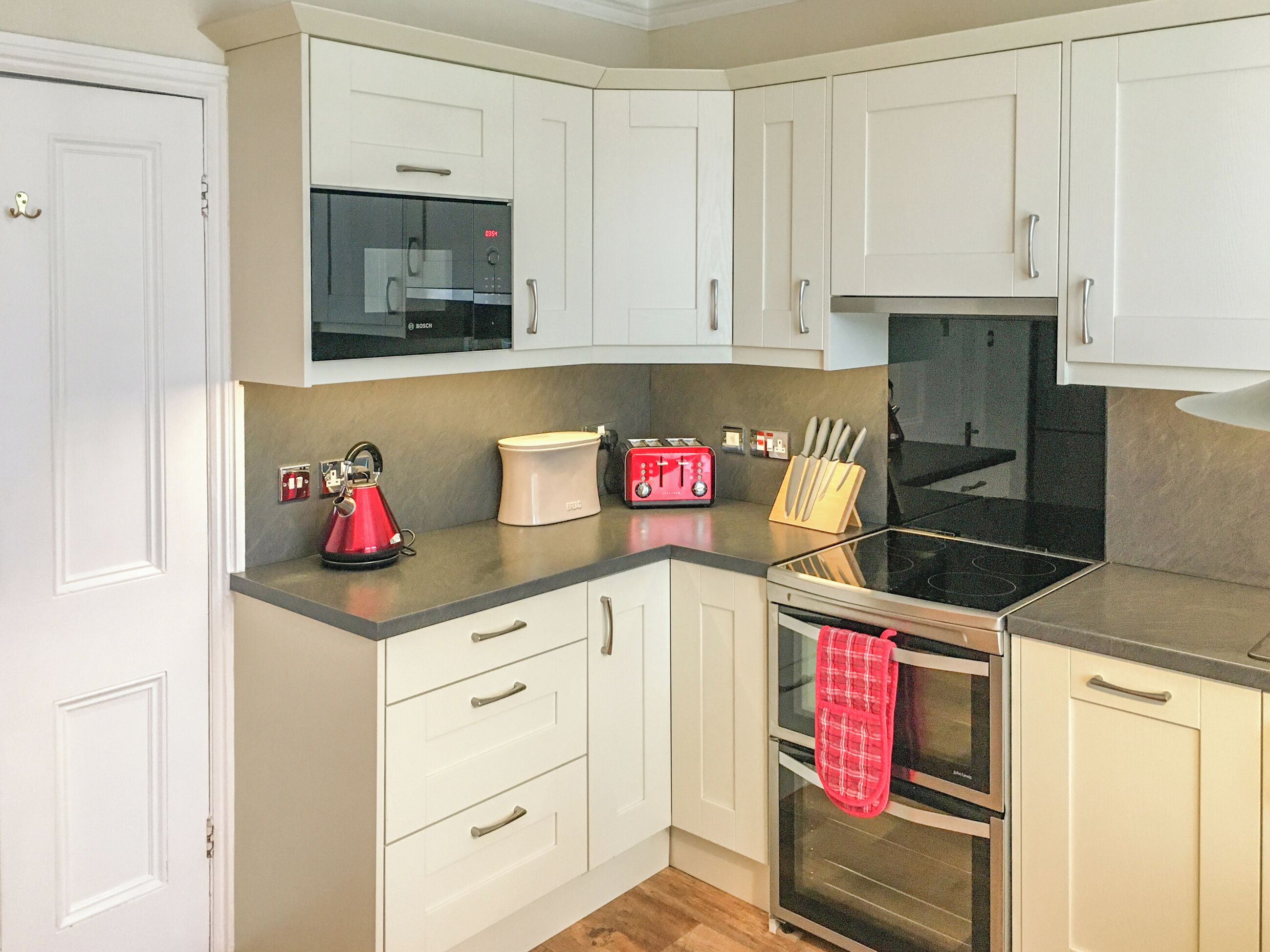 Dishwasher, highchair