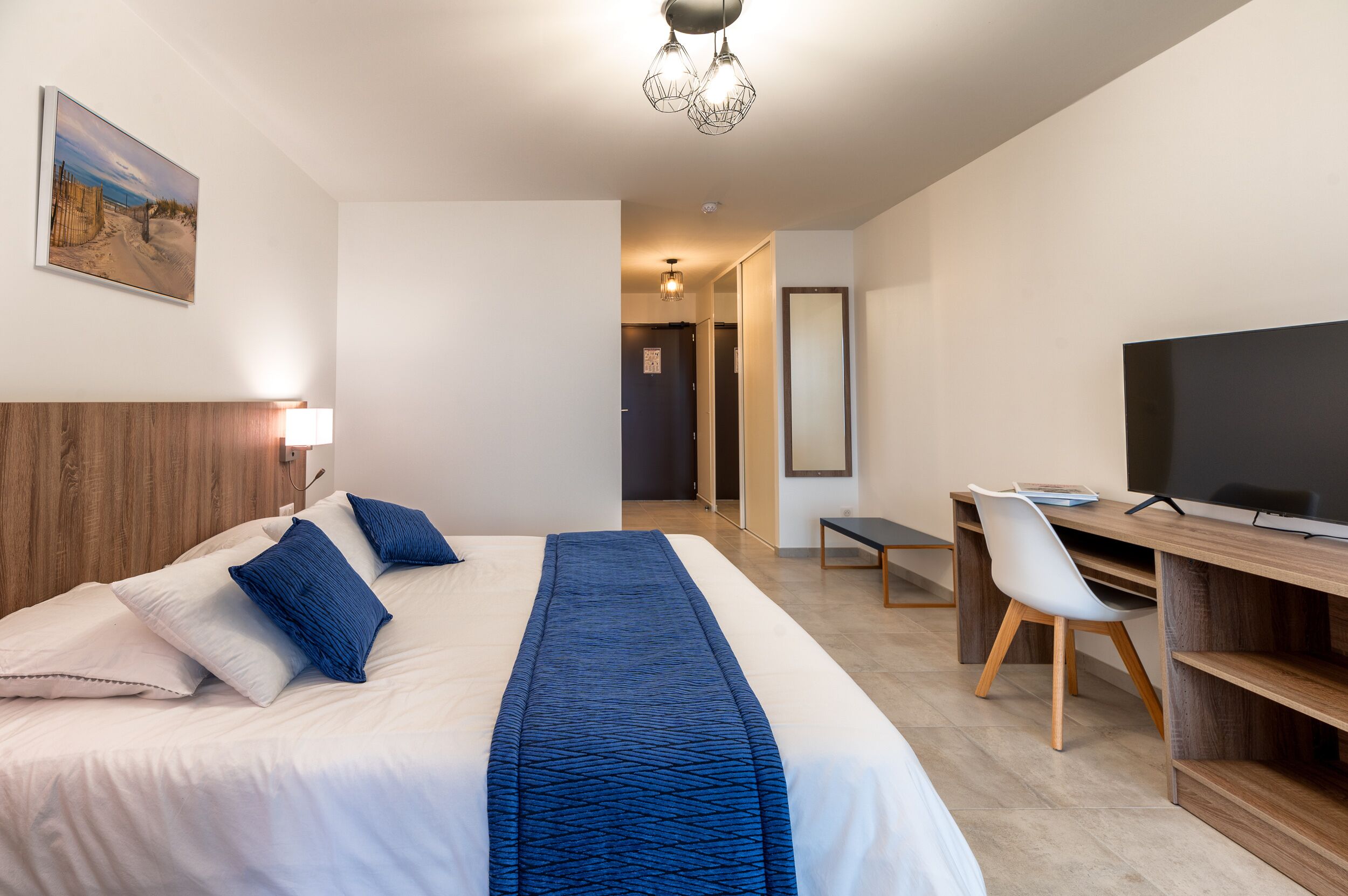 Premium bedding, in-room safe, blackout curtains, soundproofing