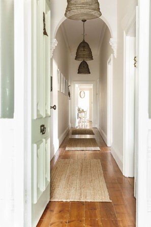 Interior - Historic cottage by Glenelg Beach (Glenelg South)