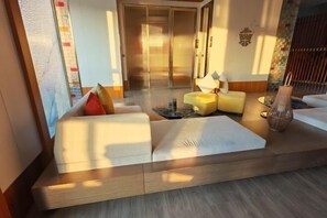 Lobby lounge - Time Platinum (Ziyun)