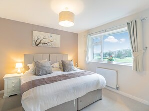 3 bedrooms, free WiFi, bed sheets