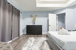 6 chambres, bureau, fer et planche à repasser, accès au Wi-Fi (inclus)