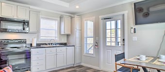 ‘The Roadrunner’ - Silver City Oasis w/ Views!
