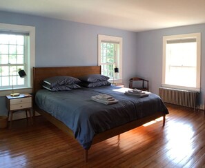 5 bedrooms, iron/ironing board, travel crib, WiFi - Lakeside Manor Cooperstown; Very Private. Tennis (Cooperstown)
