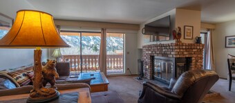 Interlaken #19 - 3 Bedroom 3 Bathroom Unit