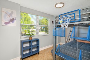 4 Schlafzimmer, Bügeleisen/Bügelbrett, kostenloses WLAN, Bettwäsche