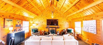 Luxurious Mt Retreat Sauna Hot Tub Fire Pit & Park