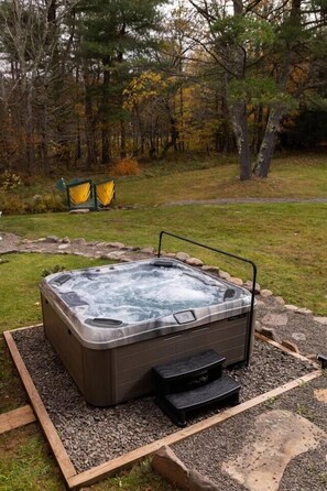 Bain à remous extérieur