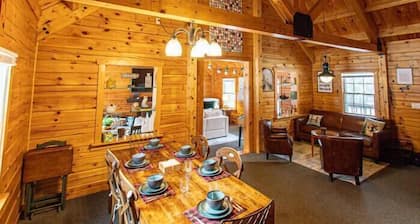 Luxurious Mt Retreat Sauna Hot Tub Fire Pit & Park