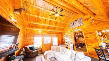 Smart TV, fireplace, video games, table tennis