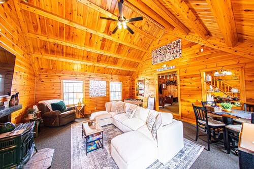 Luxurious Mt Retreat Sauna Hot Tub Fire Pit & Park