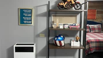 1 bedroom, desk, travel crib, free WiFi