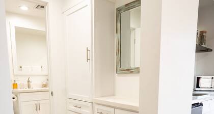 Stylish Private Guest Suite, central to it all!