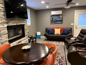 Télévision, cheminée