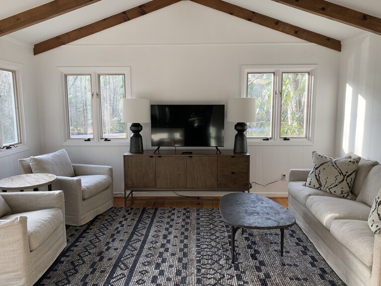 Adorable 1 Bedroom Cottage - 새피어