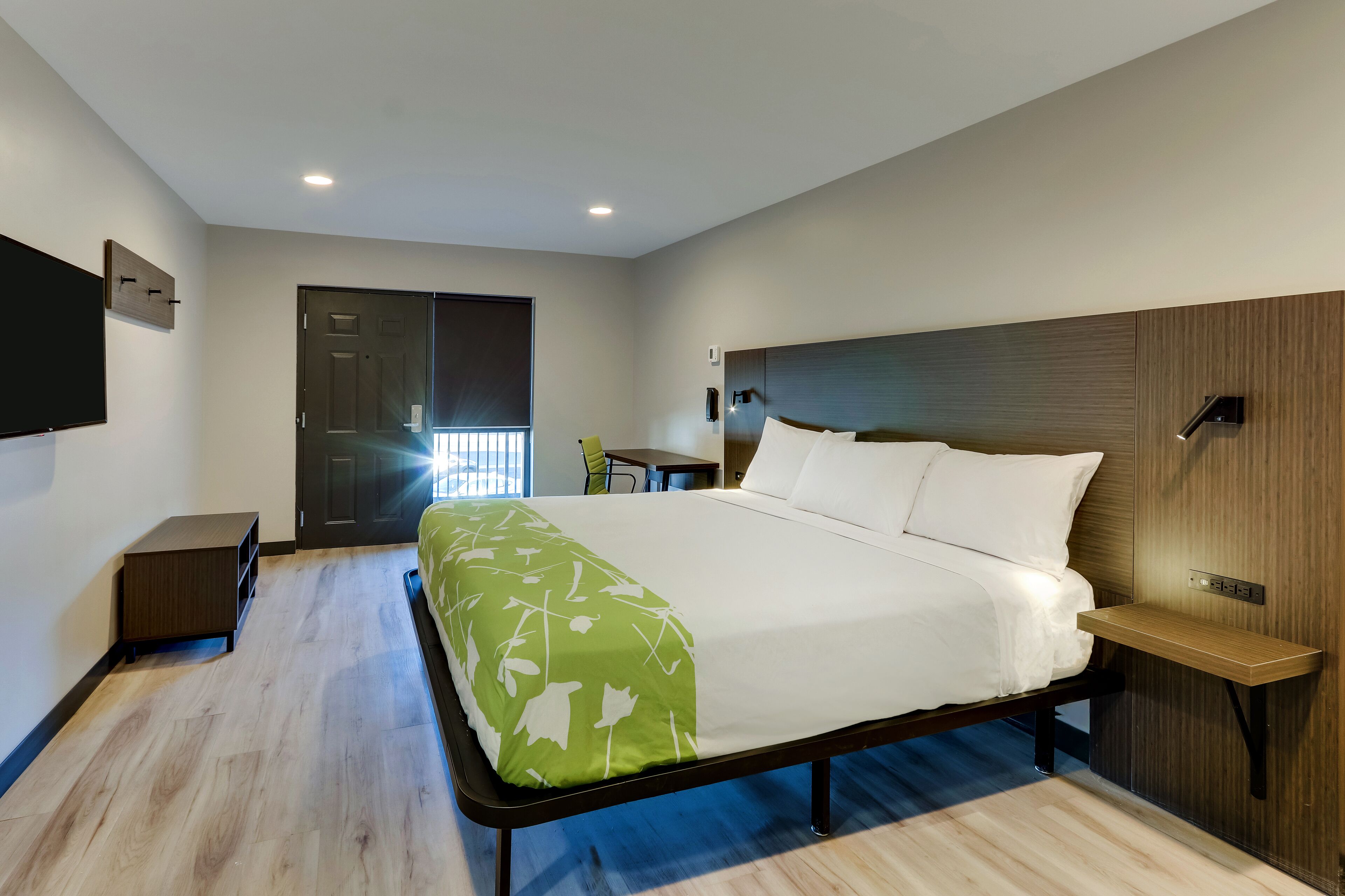 Desk, blackout curtains, free WiFi, bed sheets