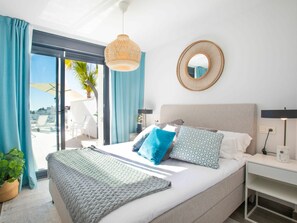 3 bedrooms, travel cot, free WiFi - Beautiful villa for 8 guests with WIFI, private pool, A/C, TV and terrace (Nerja)