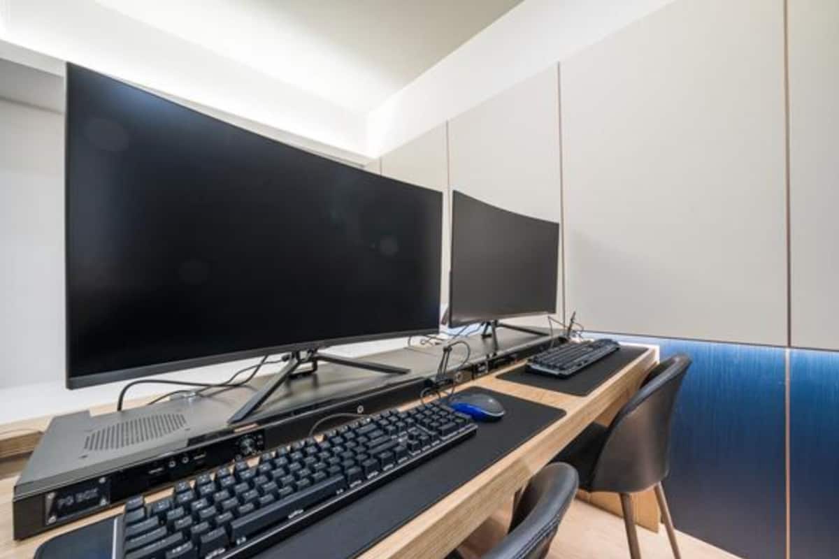 Deluxe Couple Gaming