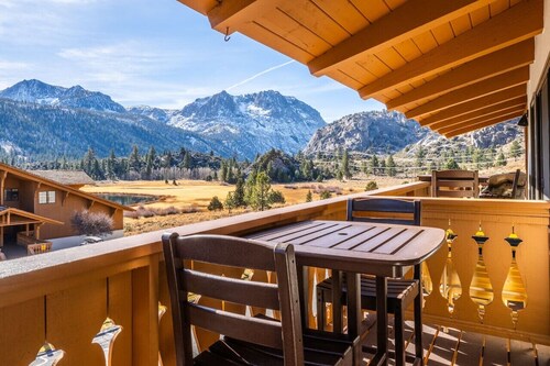 June Lake Beauty. 3 Bedrooms, 3 baths. Spacious