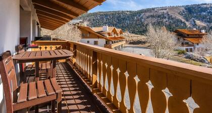 June Lake Beauty. 3 Bedrooms, 3 baths. Spacious
