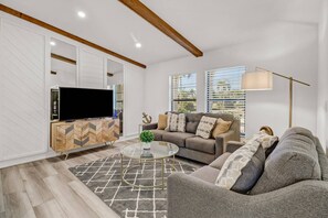 House (14076 Sandarac Dr) | Exterior