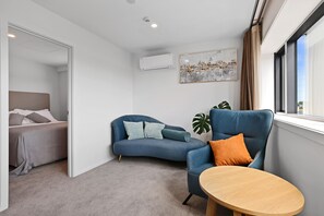 Suite, 2 Bedrooms, City View | Egyptian cotton sheets, premium bedding, desk, laptop workspace - Golden Hotel (Christchurch)