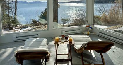 Lucky Stone Retreat - private beach & Acadia view