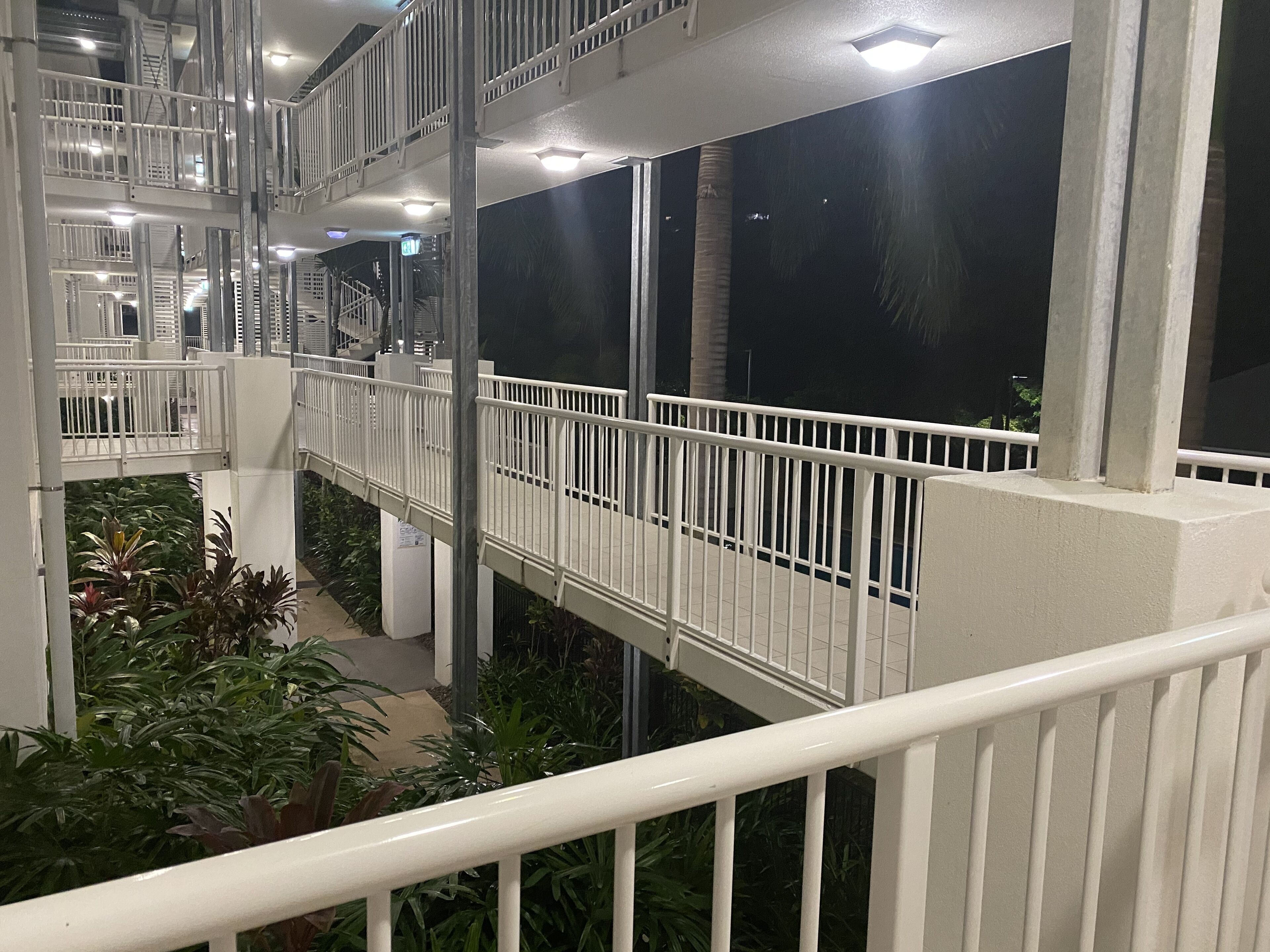 Marina Beauty.Luxury Airlie Waterfront.3 King Beds — image 30